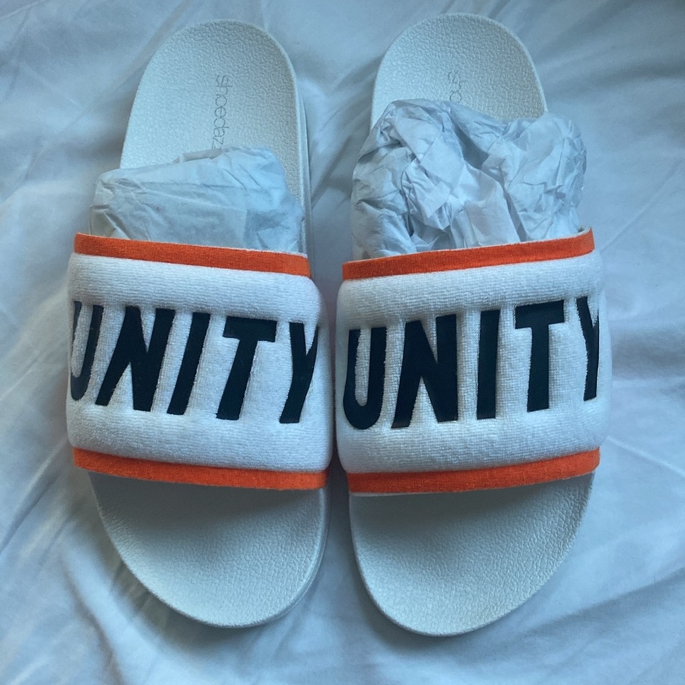 Flat Sandal - orange/white